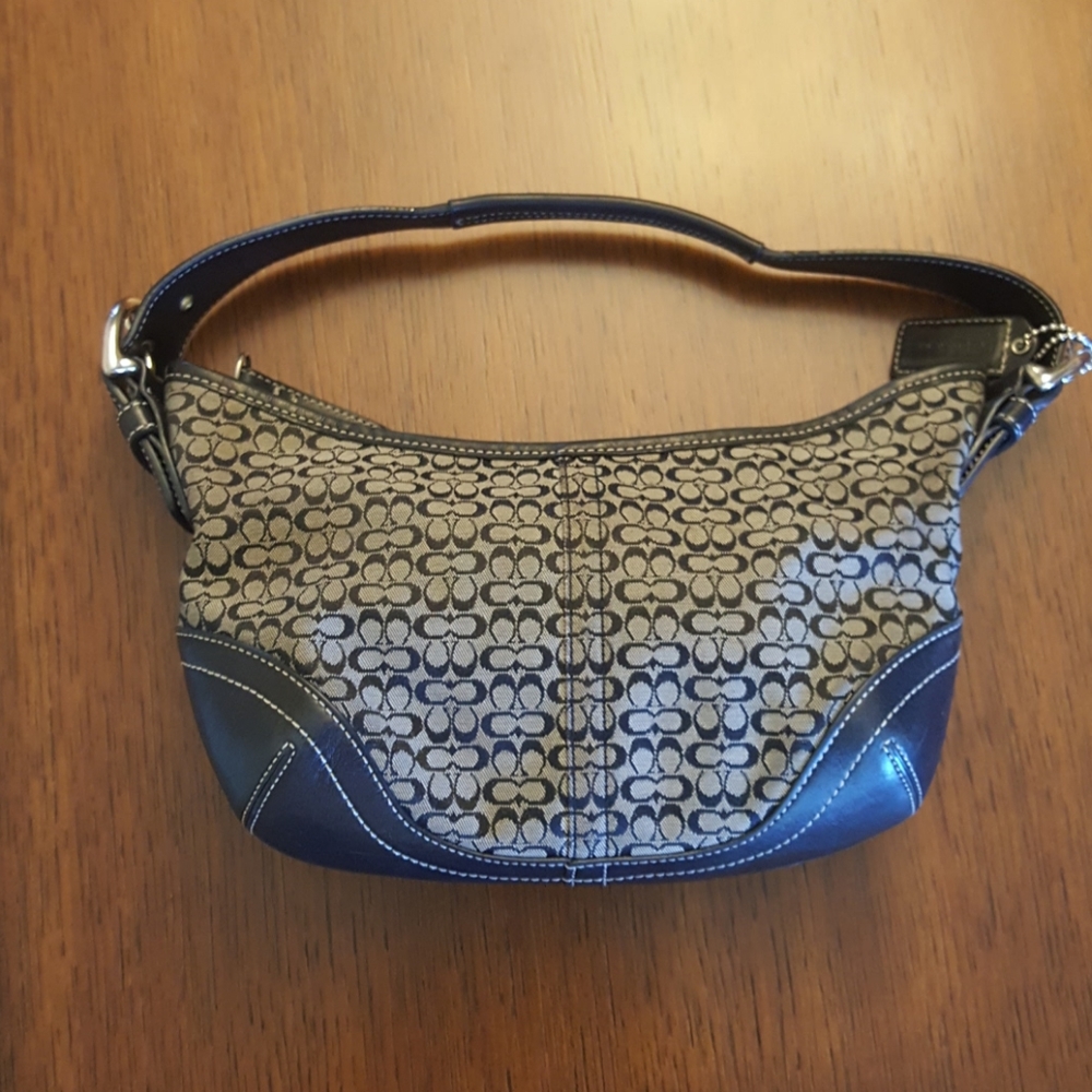 Authentic Coach Black Signature Hobo